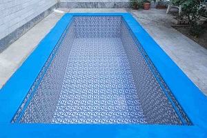 نصب کاشی استخر