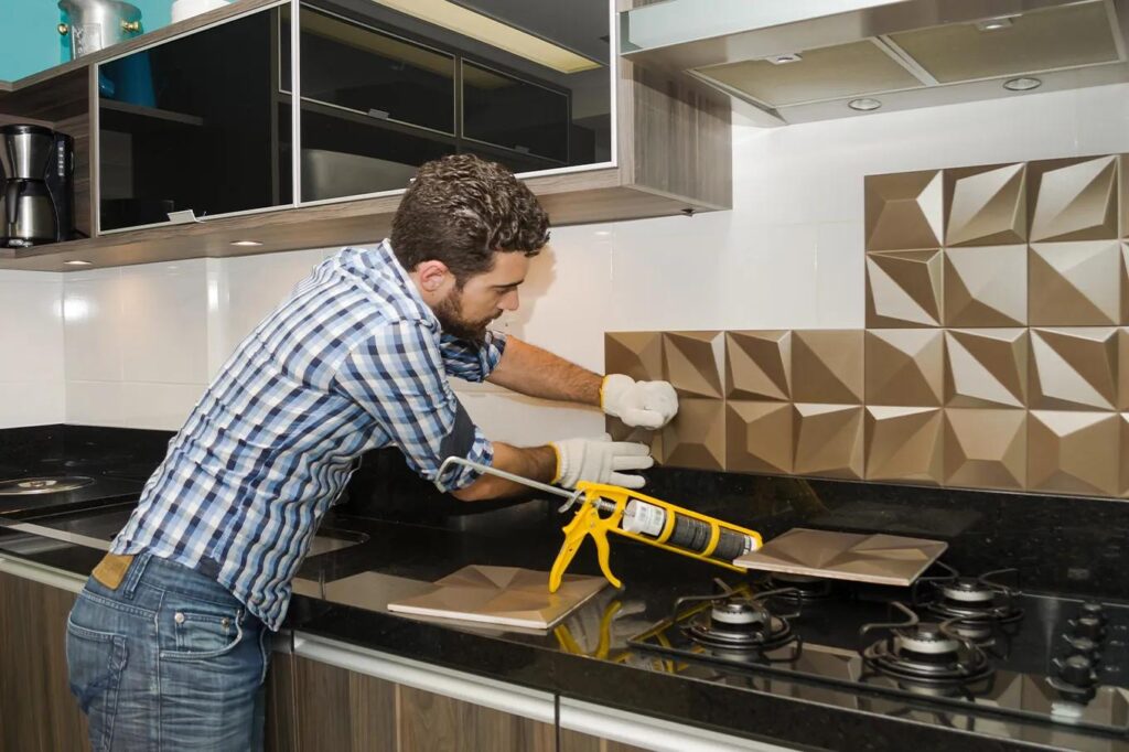 نصاب کاشی بین کابینتی